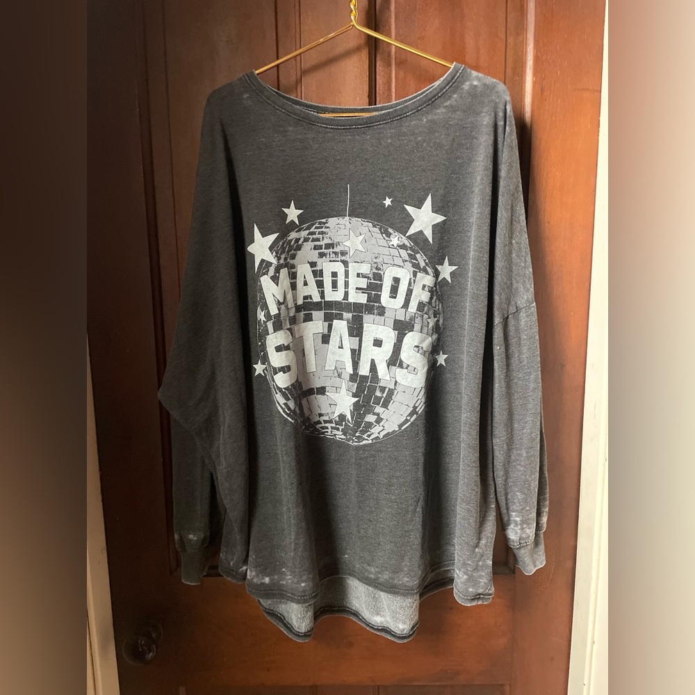 Made of Stars Graphic Long-Sleeve Women’s Top - Charcoal